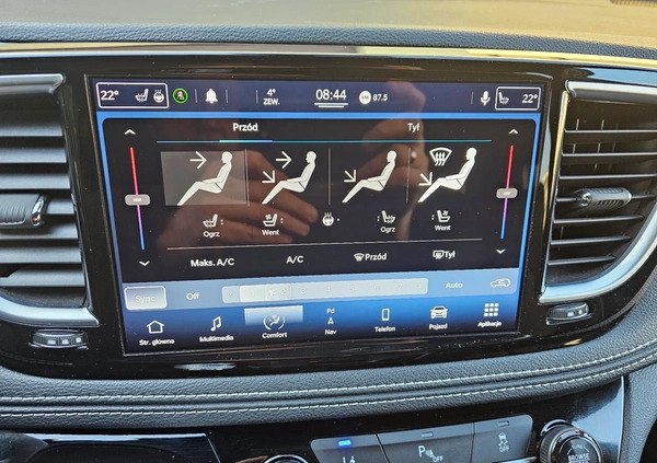 Chrysler Pacifica cena 231117 przebieg: 28268, rok produkcji 2021 z Jarosław małe 436